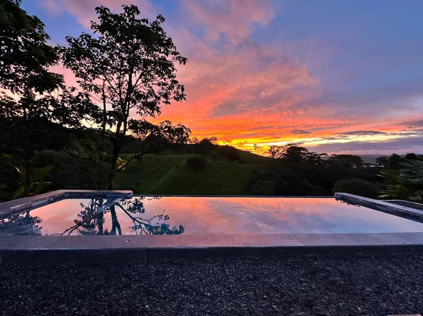 Chateau Arenal Hotel & Restaurante El Castillo Екстериор снимка
