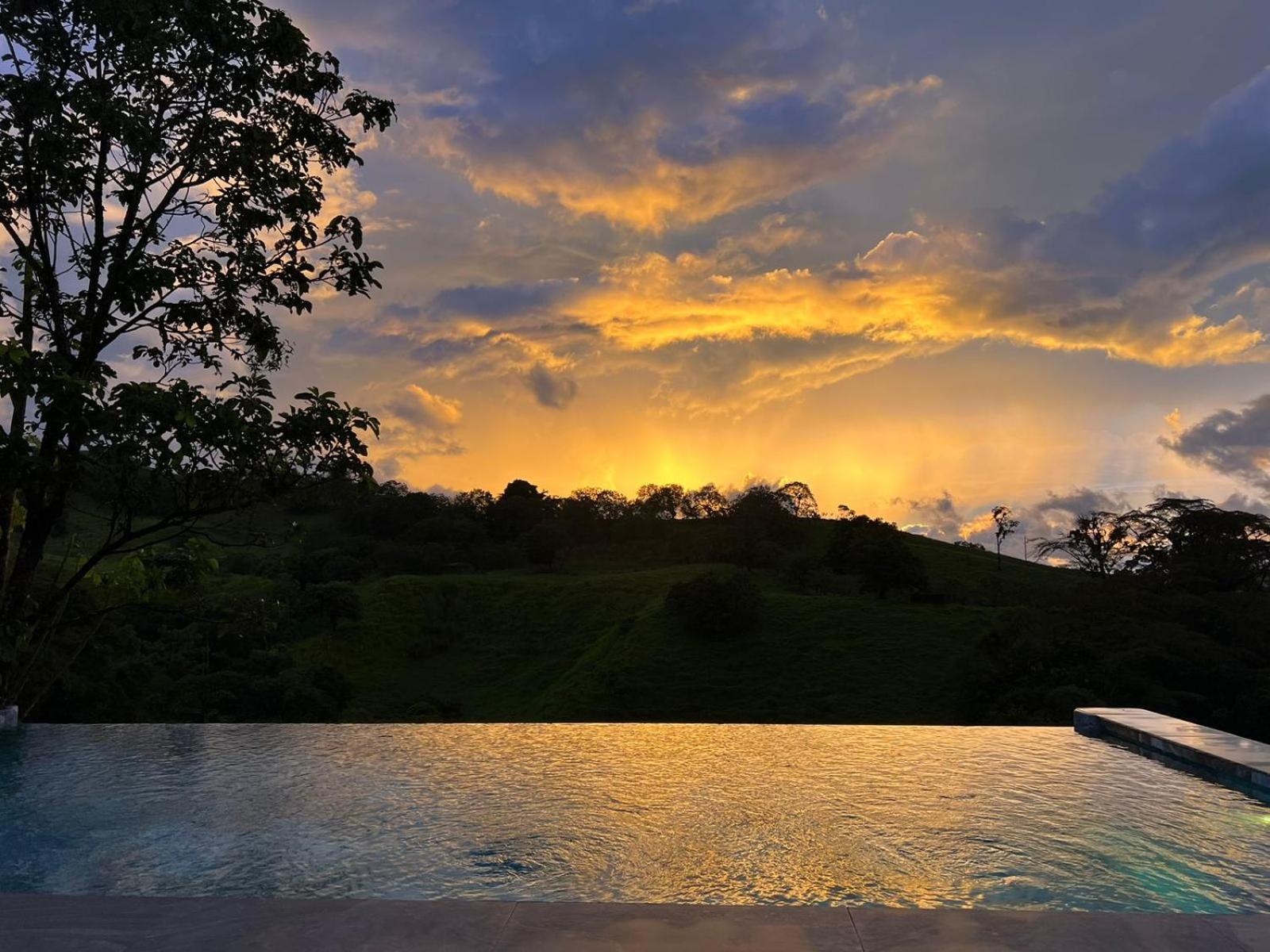 Chateau Arenal Hotel & Restaurante El Castillo Екстериор снимка