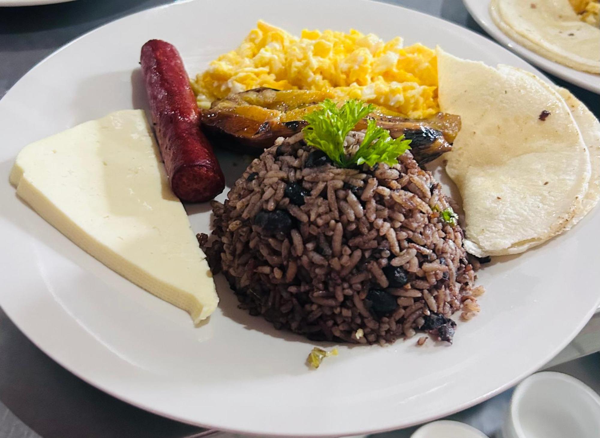 Chateau Arenal Hotel & Restaurante El Castillo Екстериор снимка